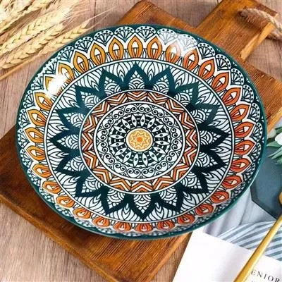 Set di stoviglie rotonde con vivace stampa Mandala